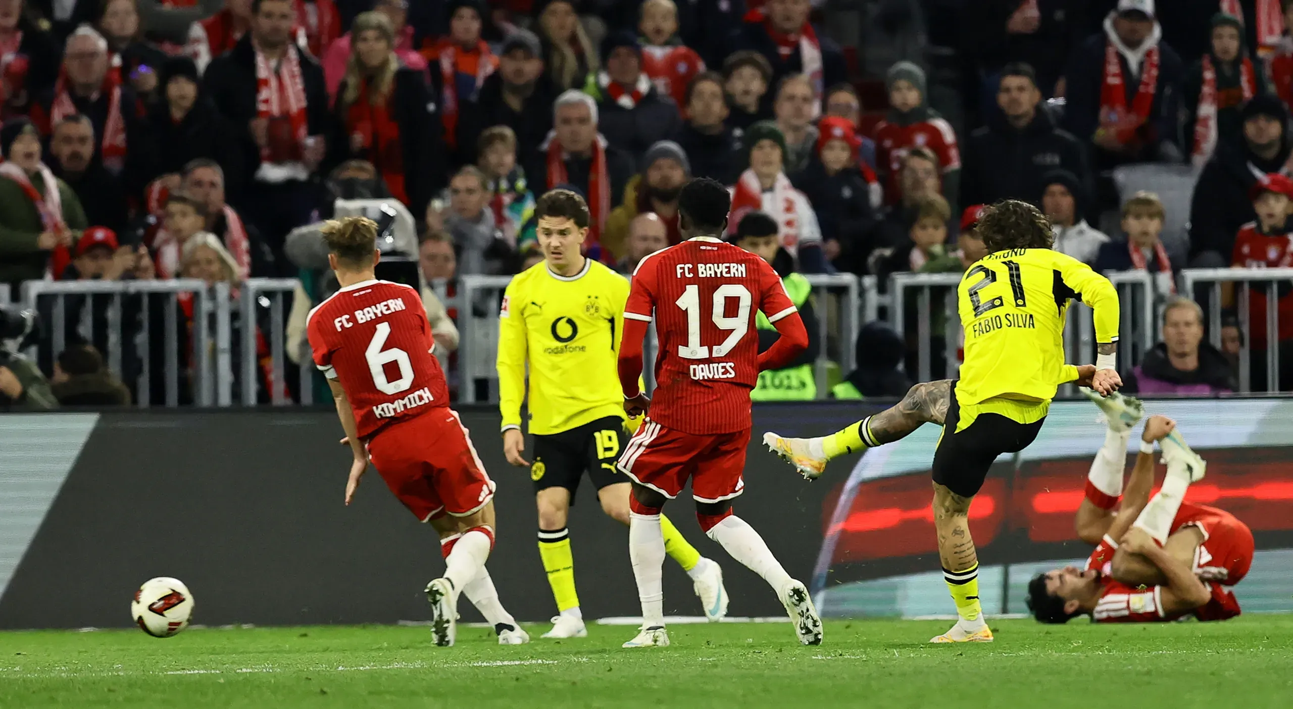 Fábio Silva garante liderança partilhada com o Bayern